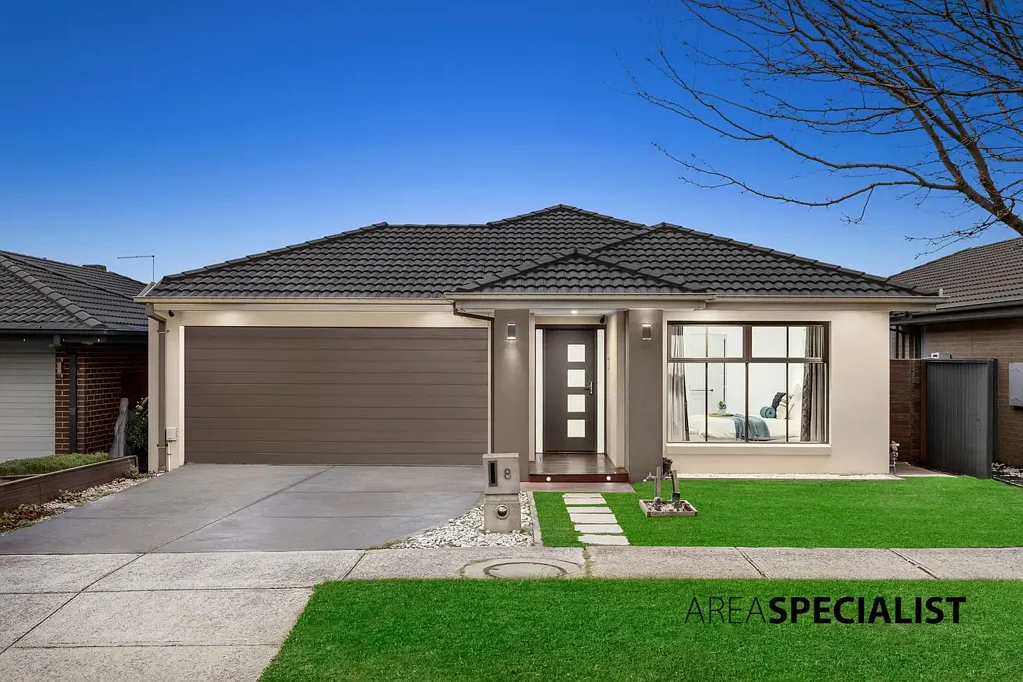 8 Pinebank Avenue, Cranbourne East, VIC 3977