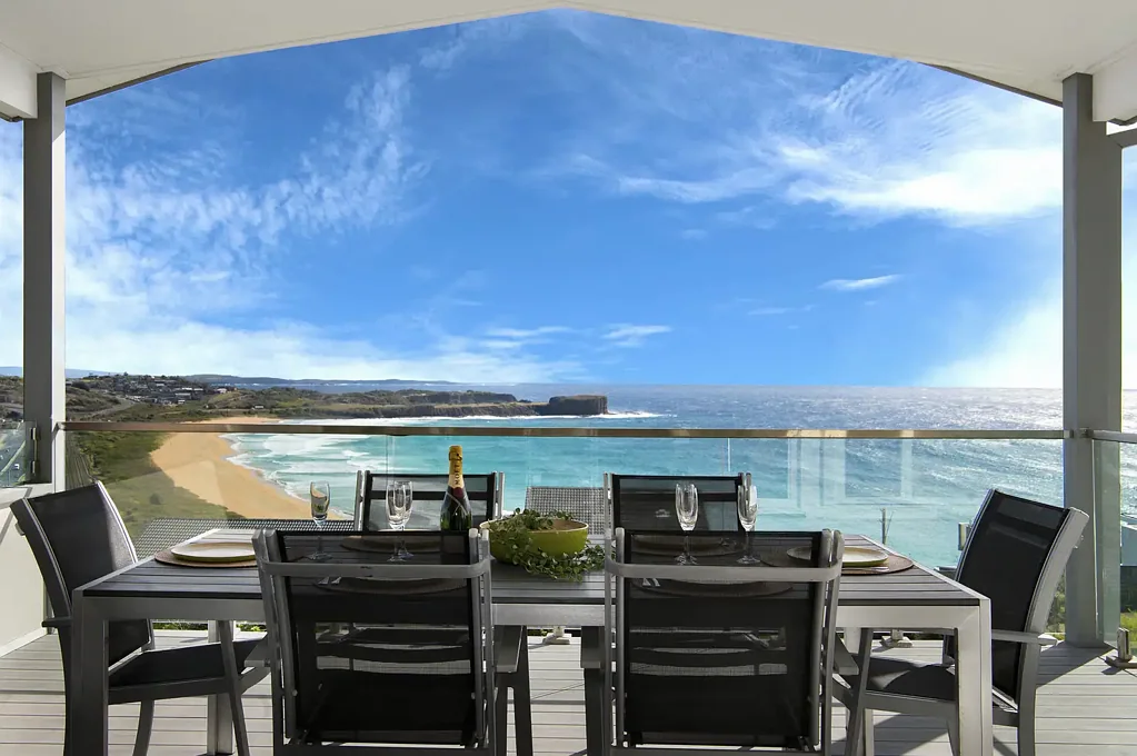Kiama 5 Bedroom Bombo to the Horizon: Elevated Living with Iconic Views