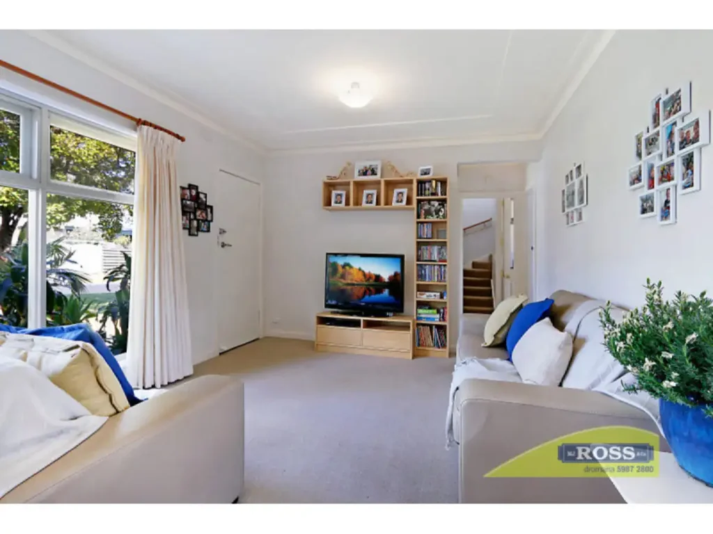 Double storey, 2 Living areas, great family home.