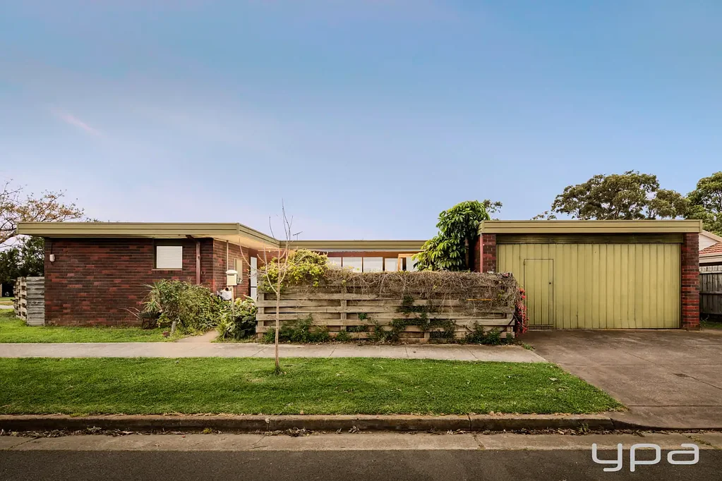 Werribee 4कमरा SOUTH SIDE LOCATION WITH ALL THE POTENTIAL!