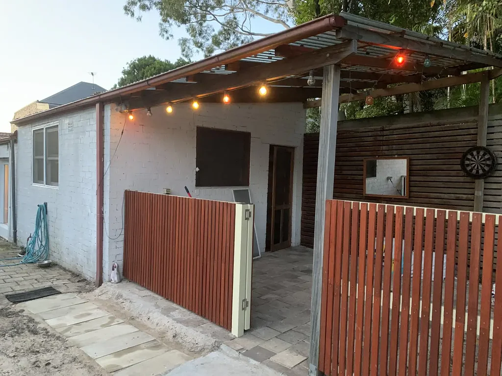 NEWTOWN - QUIET 2 BEDROOM GRANNY FLAT - Pet Friendly