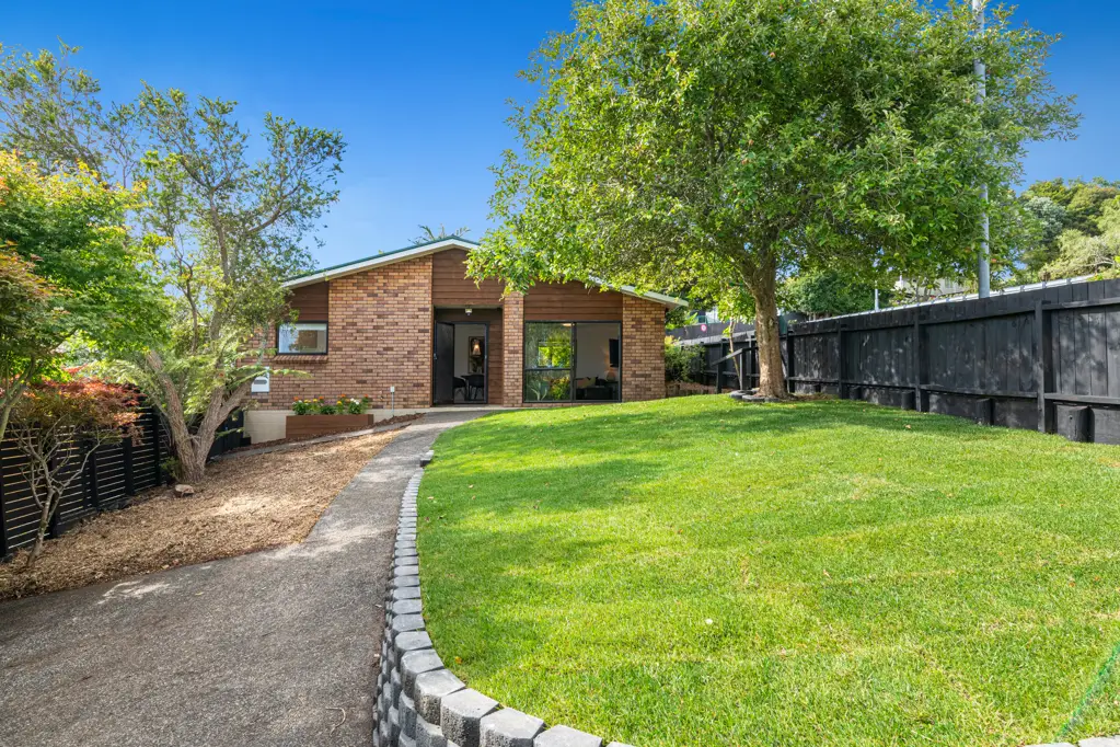 60 Goldfinch Rise, Unsworth Heights, North Shore City, Auckland