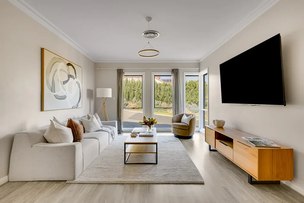 Teringie 3Phòng ngủ Elevated Torrens Titled Corner Living with City Views in Peaceful Teringie