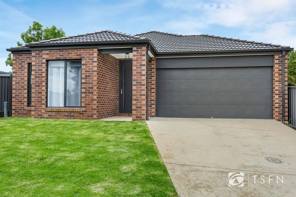 Flora Hill 4房  Modern Living in a Sought-After Location