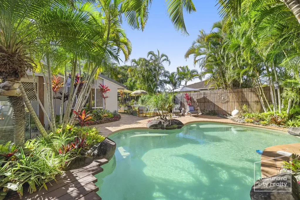 Currimundi 3房  Hidden Paradise – Moments to Beaches, Shops & Schools…