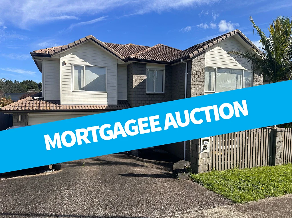 Schnapper Rock 5 Bedroom MORTGAGEE AUCTION - Huge family home!