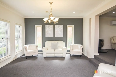 8 Claret Ash Avenue, Lithgow, NSW 2790, 4房, 2浴, House