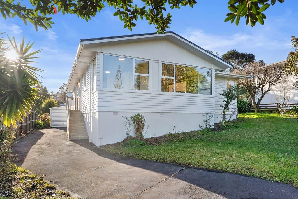 14 Juniper Road, Sunnynook, North Shore City, Auckland