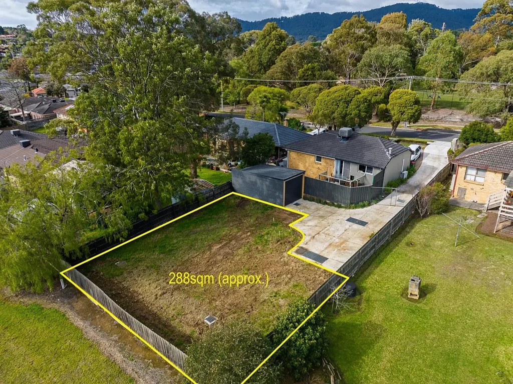 2/19 Lawson Road, Mooroolbark, VIC 3138
