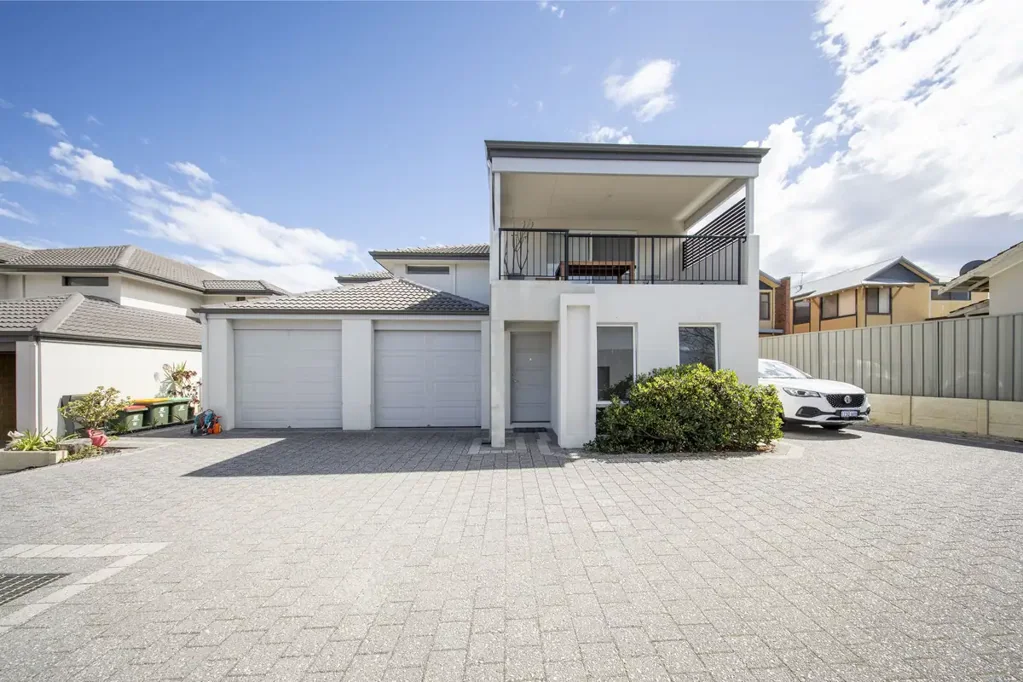 Nollamara 3房  PERFECT ENTRY LEVEL, DOWNSIZER OR SOLD INVESTMENT OPPORTUNITY.
