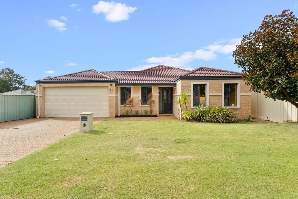 Madeley 3 Bedroom STYLISH, EASY CARE LIVING!