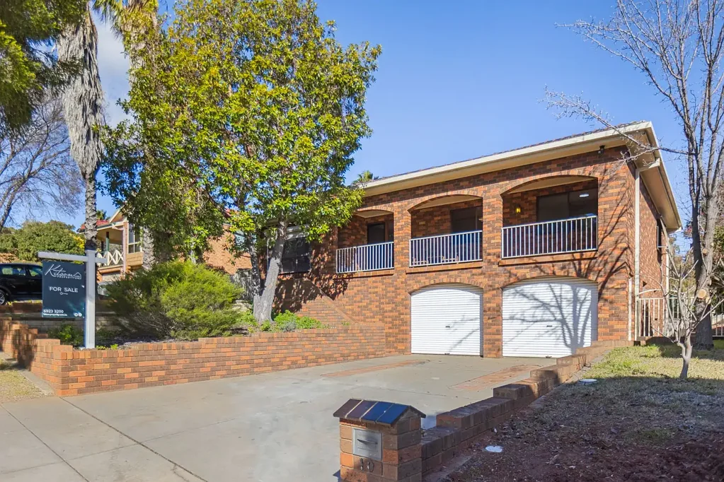 10 McCoullough Drive, Tolland, NSW 2650