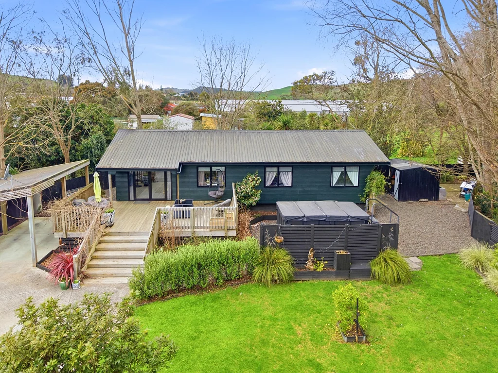Wanganui East 4chambre Modern living, rural outlook