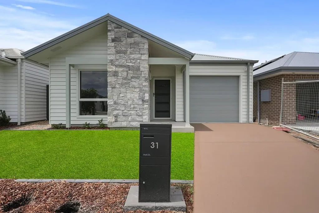 Apply Now - Century 21 | the Paramount Group