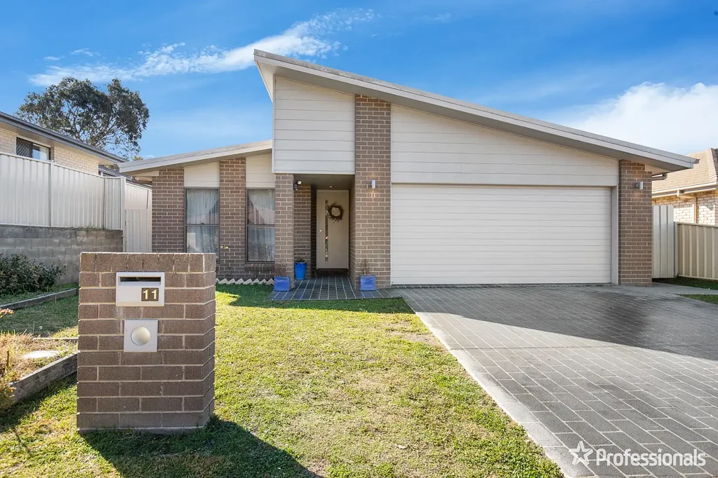 11 Earle Page Drive, Armidale, NSW 2350