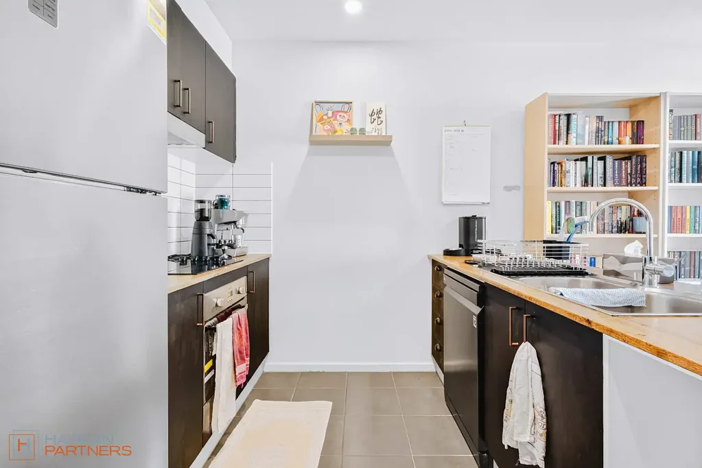 One Bedroom Apartment with Two Courtyards