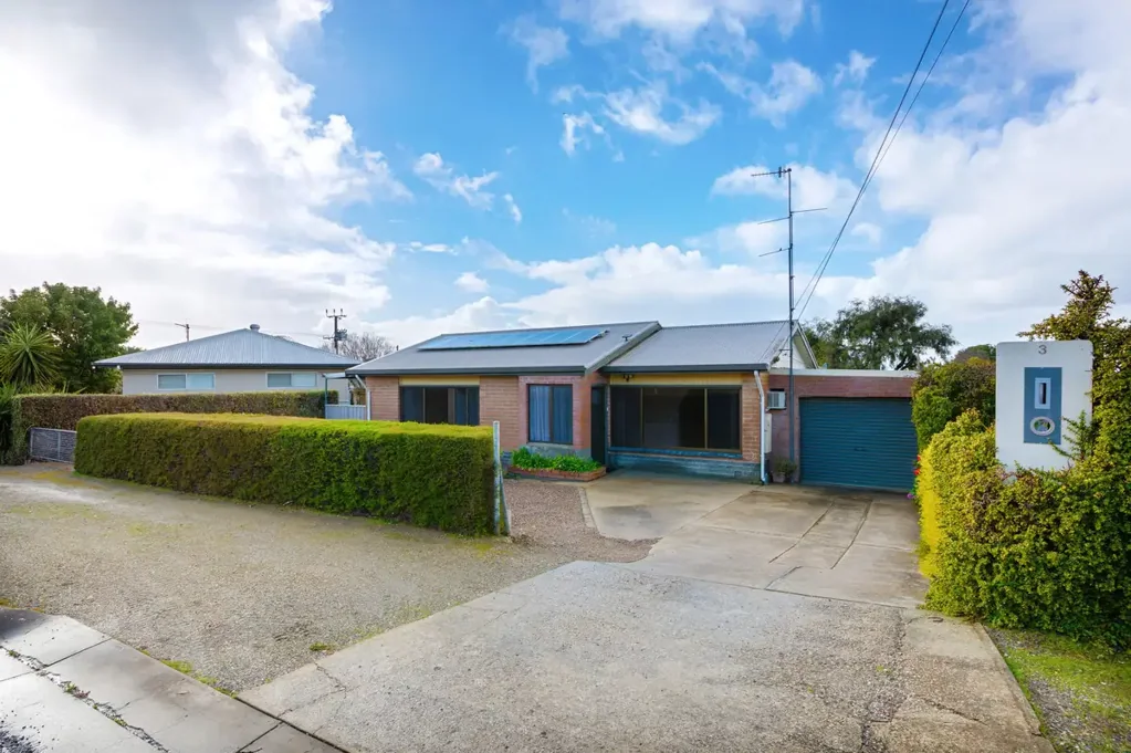 Port Lincoln 3બેડરૂમ Move in, invest, or update to suit your lifestyle