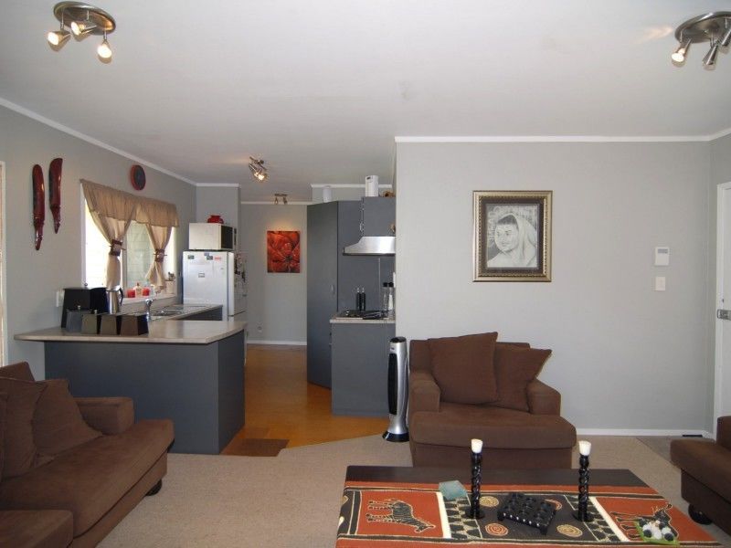 1/25 Elliott Avenue, Bayview, Auckland - North Shore, 2 phòng ngủ, 1 phòng tắm