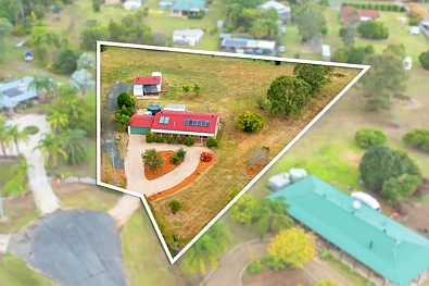 Cedar Grove 3房 宁静半乡村生活 1¼英亩土地 现代舒适内饰 开放式生活区 大型厨房 私人庭院 双车位车库 大型带电shed Family Home with 4-Car ACCOMODATON on 1 Plus Acres.