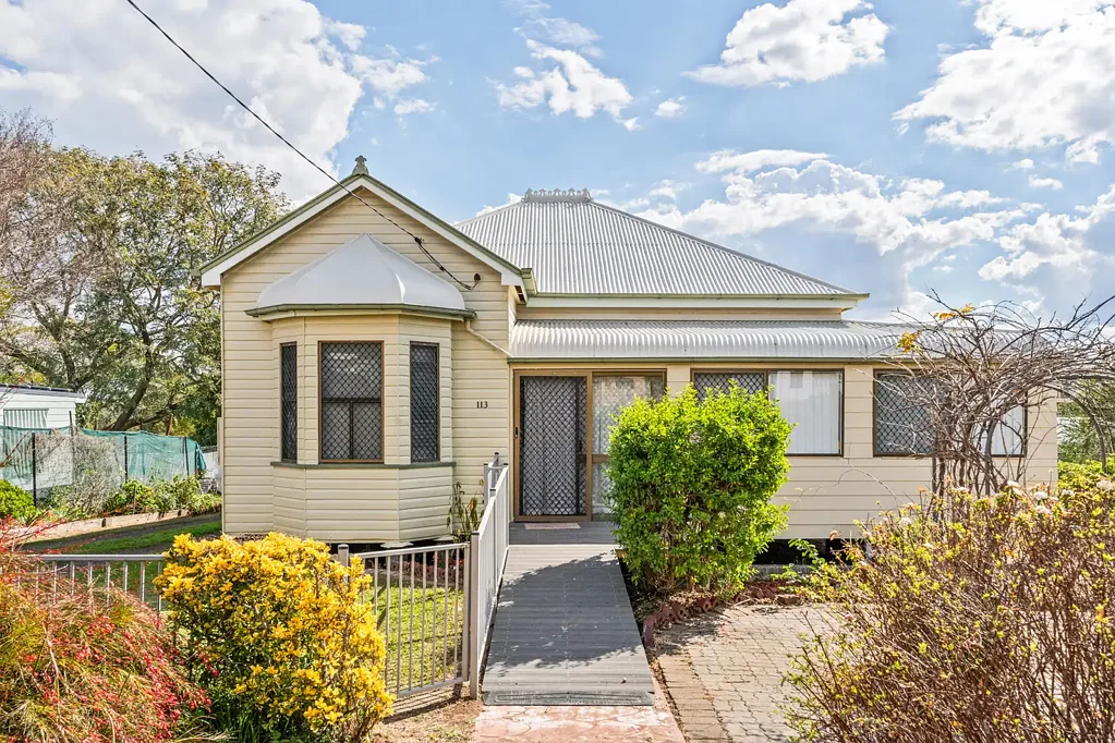 113 Mocatta Street, Goombungee, QLD 4354