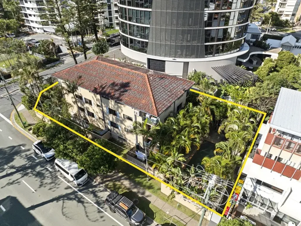 Broadbeach 13房  DEVELOPMENT APPROVED SITE - 23 BLUE CHIP SKY HOMES