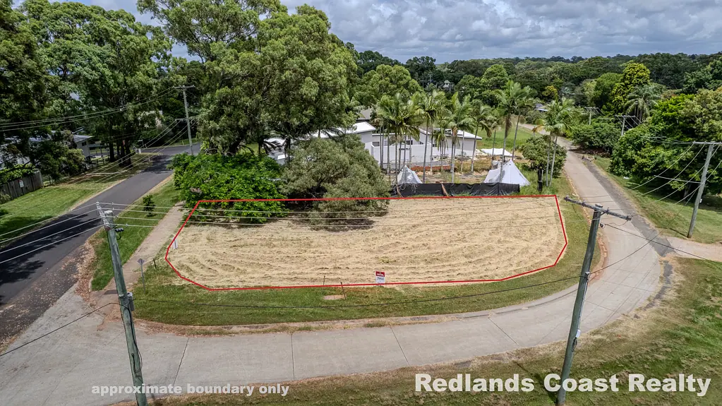 Lamb Island Rare Commercial Opportunity in the Heart of Lamb Island 625m2 Corner Block