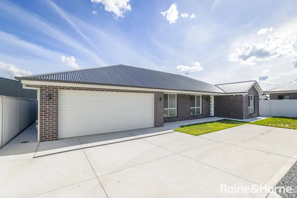 FOUR BEDROOM HOME IN EGLINTON- Available 8/7/26!!!!