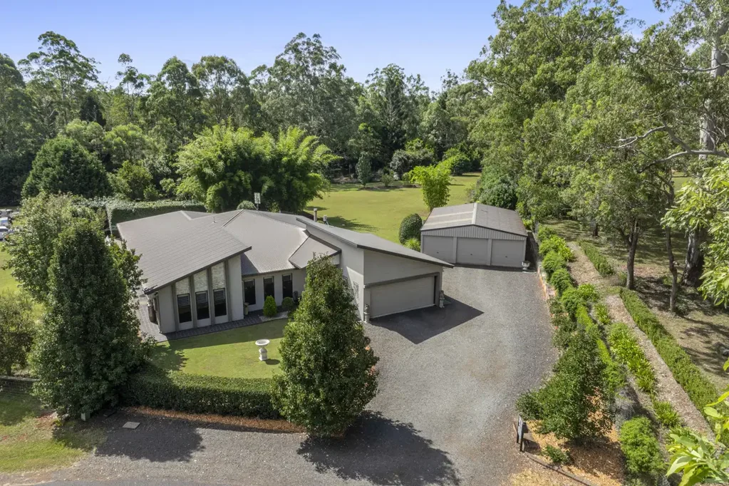 8 Perry Road, Cabarlah, QLD 4352
