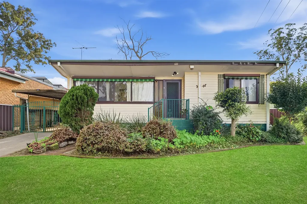Lalor Park 3部屋 Charming Family Home with Endless Potential in Lalor Park