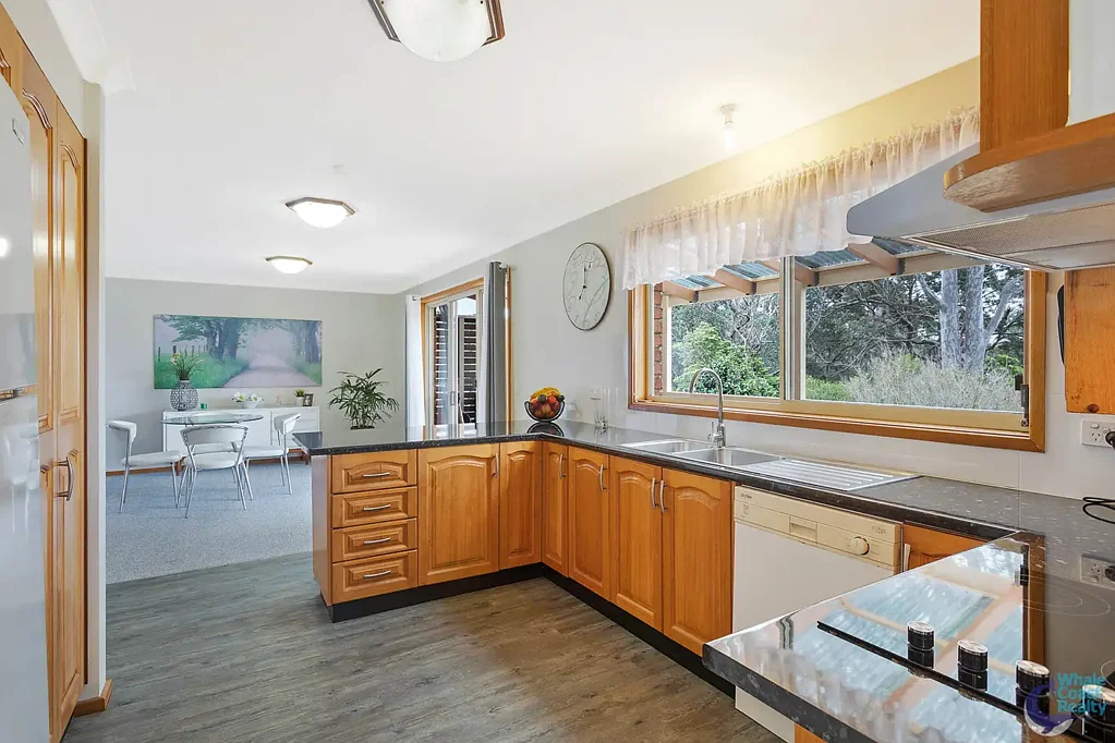 Spacious 4 bedroom, 2 bedroom home in North Narooma