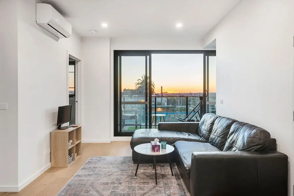 Essendon 2ਬੈੱਡਰੂਮ Elevated Style in the Heart of Essendon