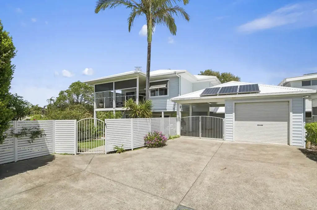 9a Acacia Avenue, Sandy Beach, NSW 2456