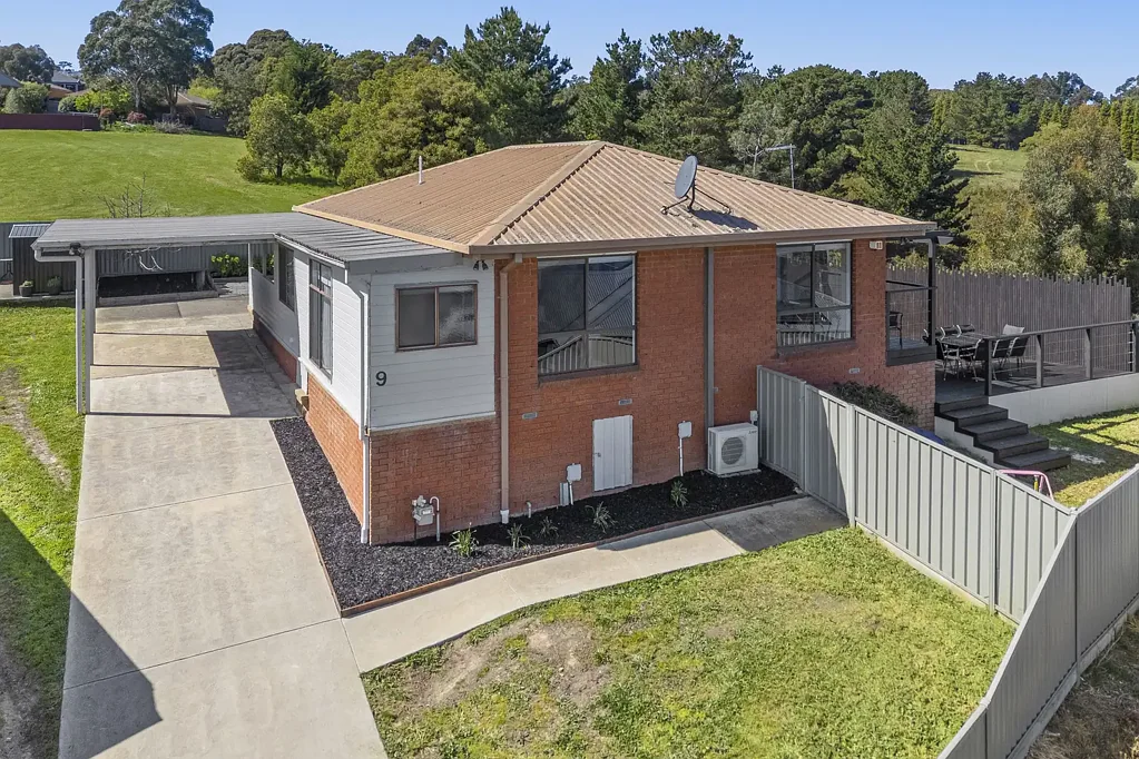 Mount Pleasant 3Zimmer Modern Family Living with Views and Reserve Access