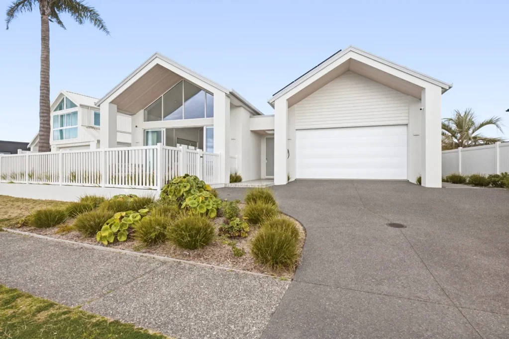 Papamoa 4Kwarto Elevated Style, Exceptional Flexibility