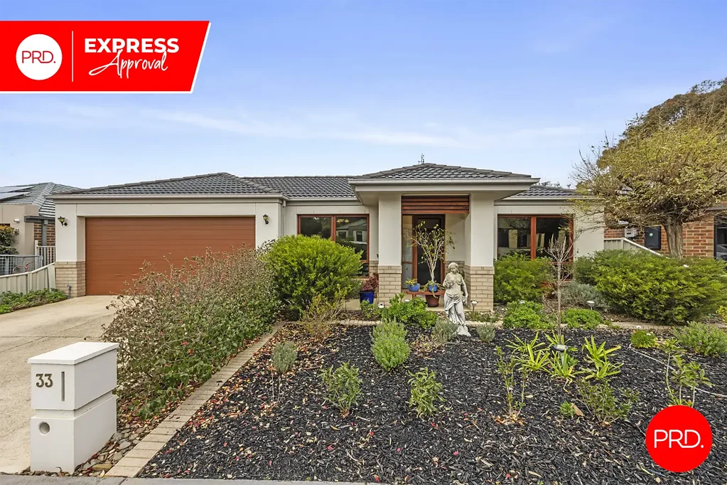 Lovely 3 Bedroom Home + Study!