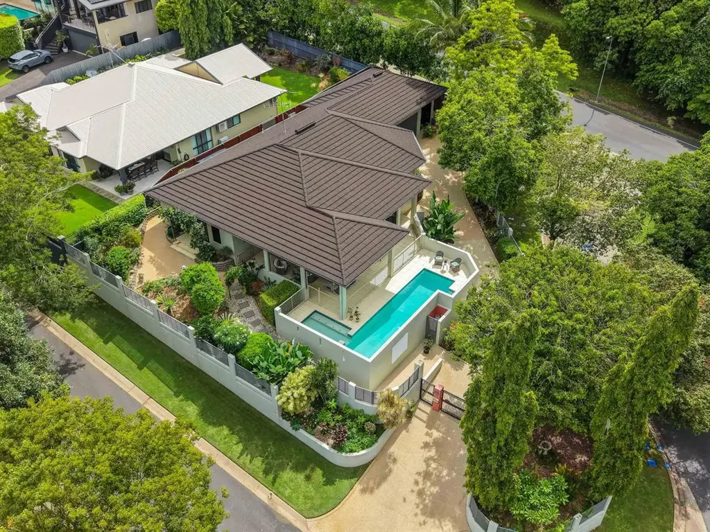 2-4 Abington Close, Redlynch, QLD 4870