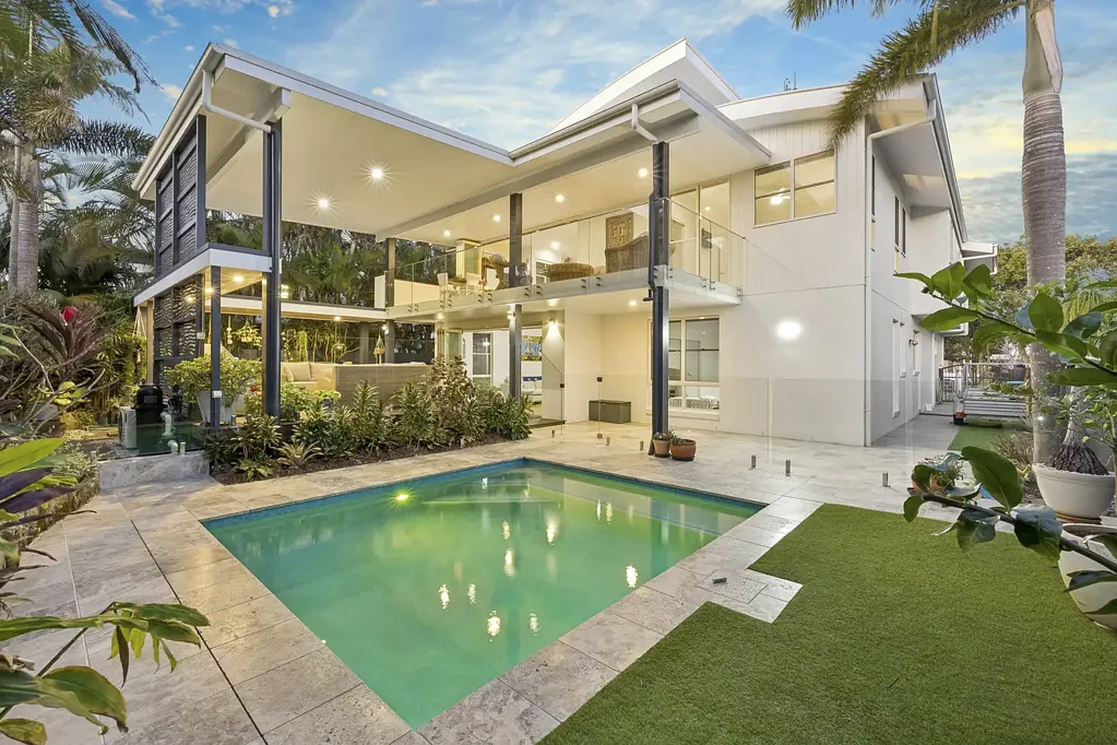 Casuarina 4Kwarto EXPANSIVE COASTAL LIVING OPPOSITE BEAUTIFUL CASUARINA BEACH