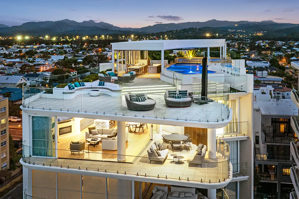 Palm Beach 4Kwarto Absolute Beachfront Sky home Spanning Two Entire Levels