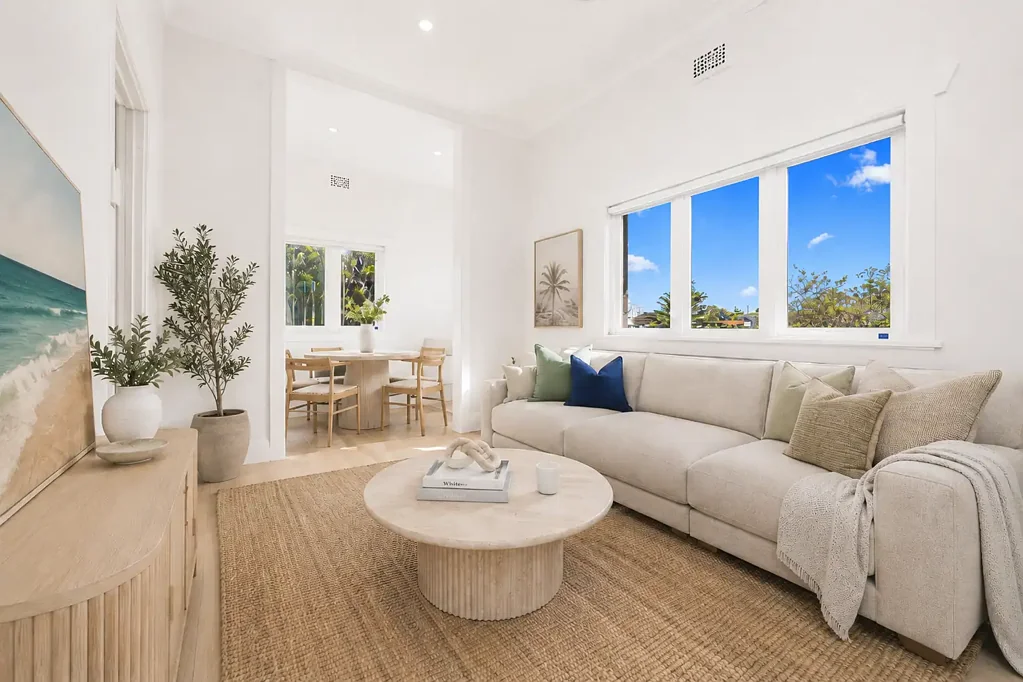 Stylish Coastal Apartment in a Prime North Bondi Location
