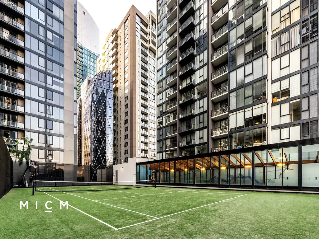 The Sentinel: UNFURNISHED - Marvelous Two Bedroom Apartment!
