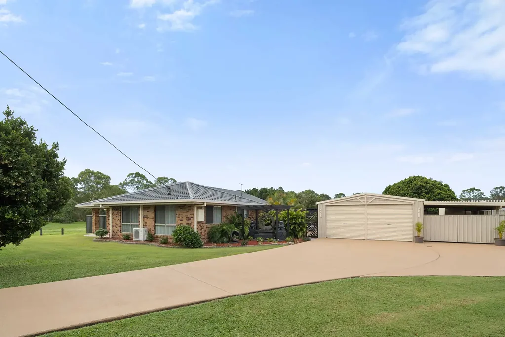 Burpengary East 3 Slaapkamer Peaceful, Private & Perfectly Presented – A Downsizer’s Retreat in Burpengary East
