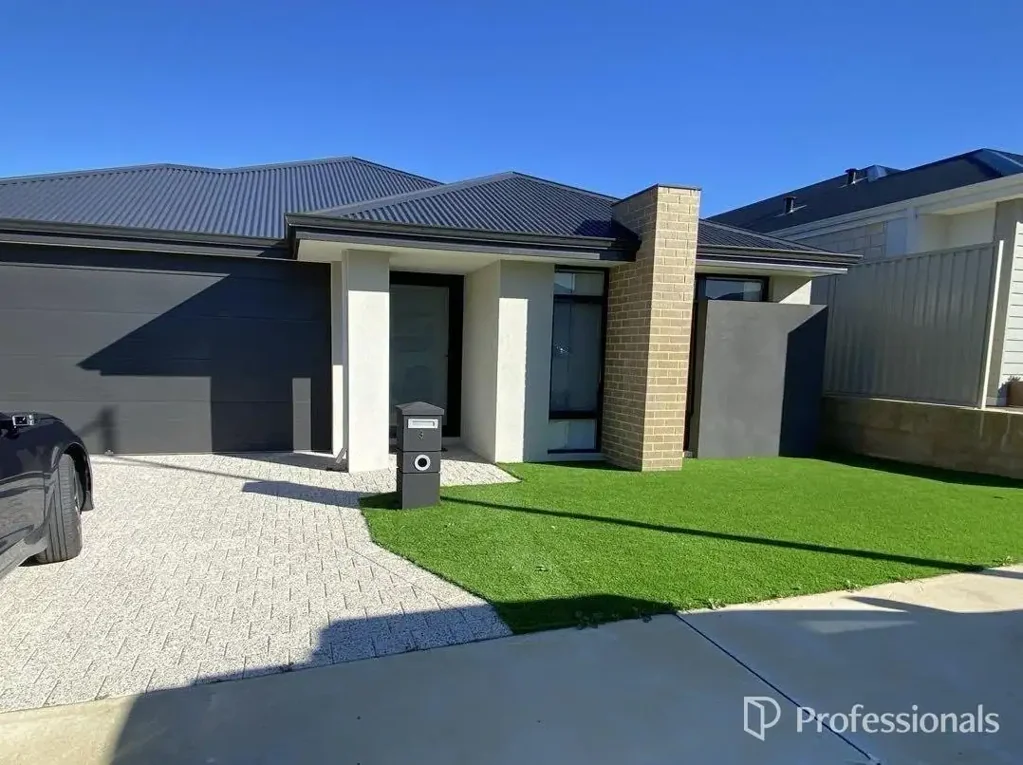 "Family Home Opposite Beautiful Park."