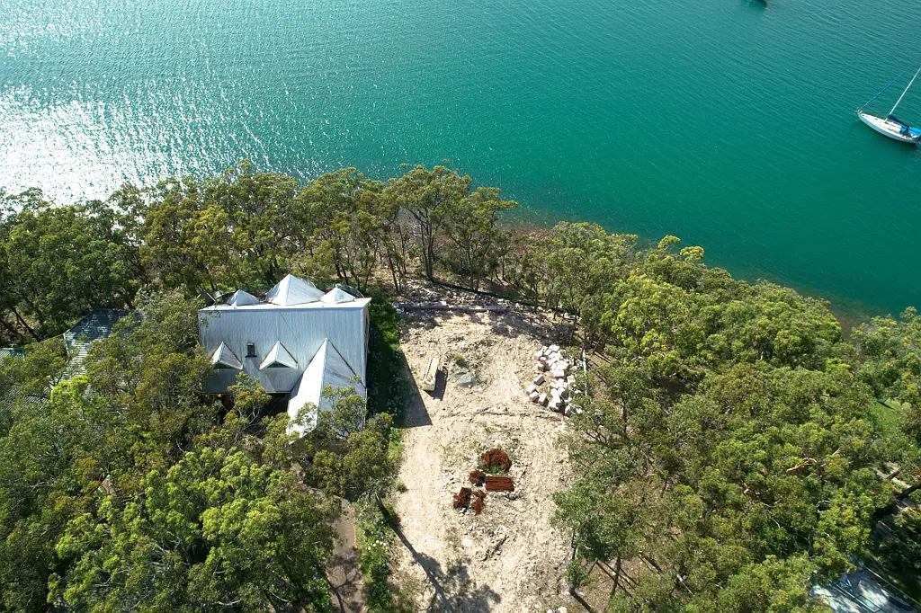 North Arm Cove Absolute Waterfront land with DA Approval