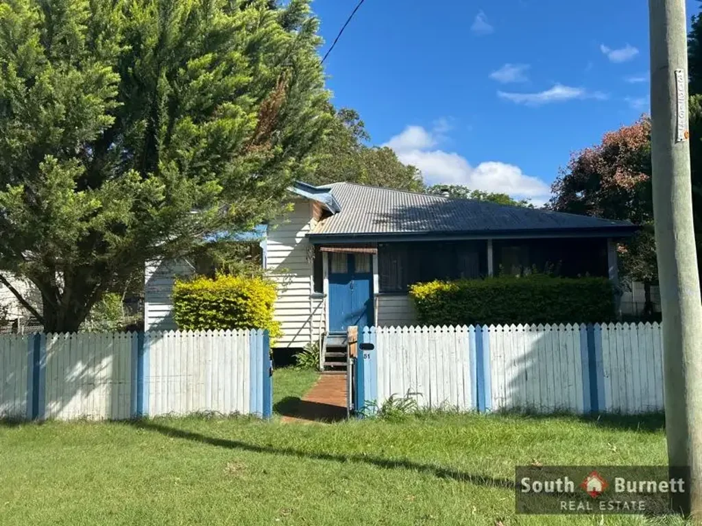 Stylish and Spacious 3-Bedroom Home close to school in Kingaroy