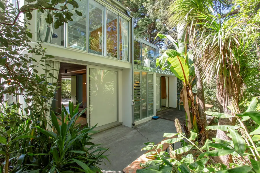 Northcote 4Zimmer SOLD - Architect’s own rock-solid concrete home