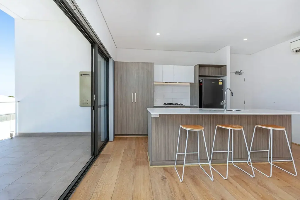 STUNNING UNIT WITH CITY VIEWS!