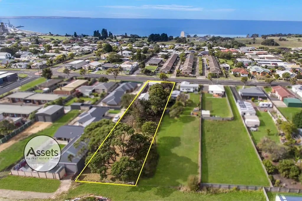 Portland 2Habitaciones Endless Potential on a Generous Dual-Access Block