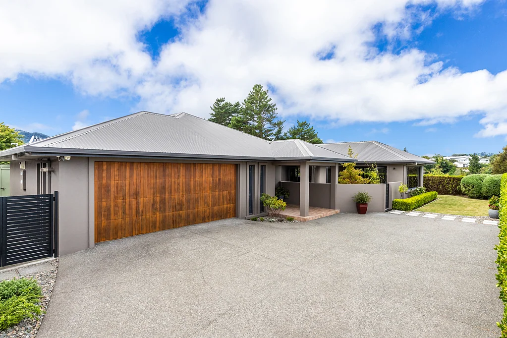Hilltop 3Zimmer A Truly Special Family Home at 14 Birchwood Lane, Hilltop