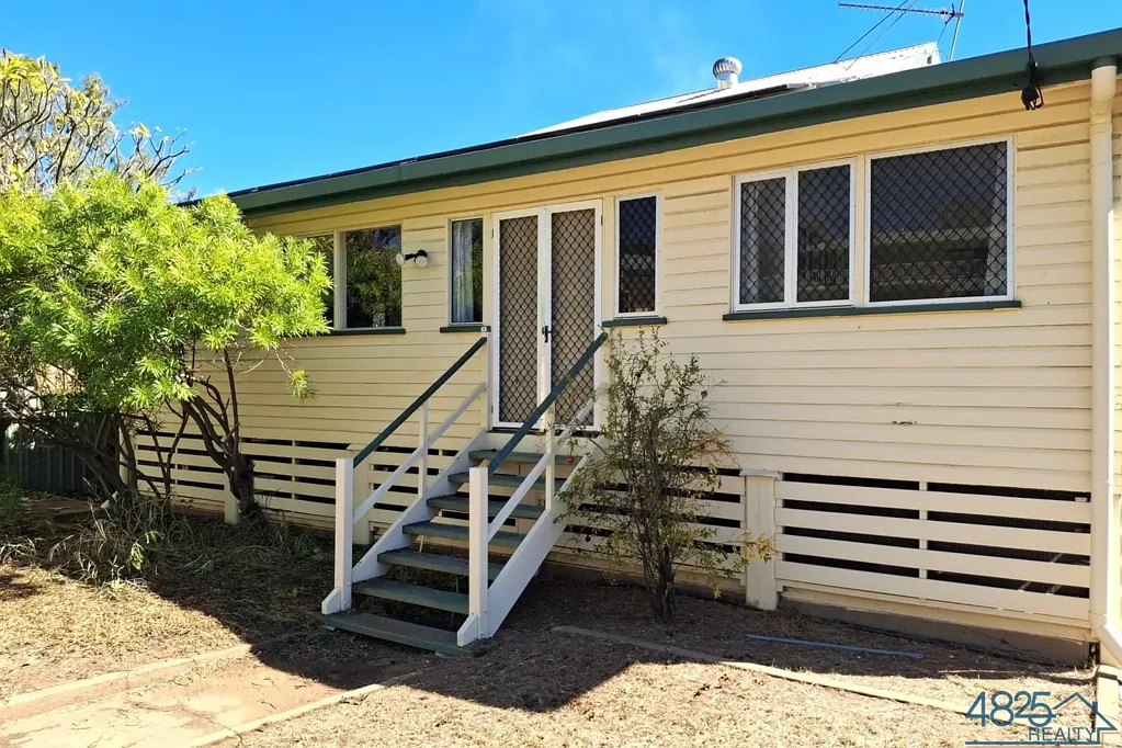 Mount Isa 3Moenga CHARMING FAMILY HOME!