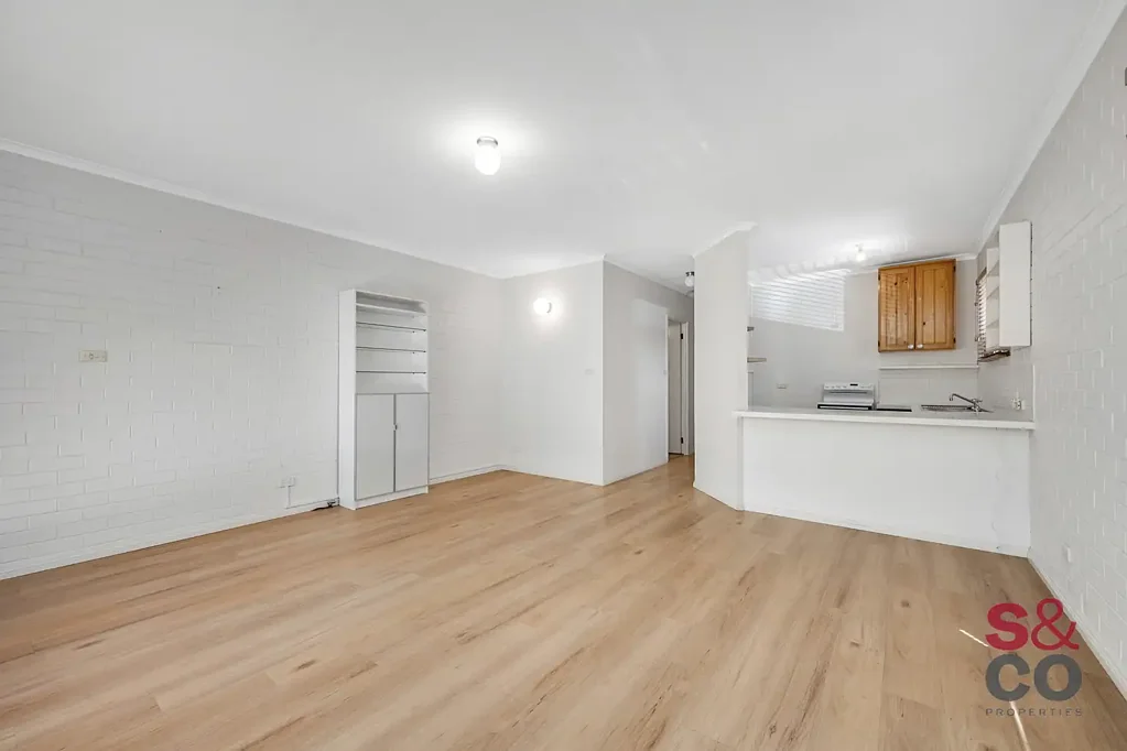 Stylish Ground Floor Apartment in Prime Lyneham Location!